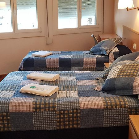 ברצלונה Hostal Rio De Castro מראה חיצוני תמונה