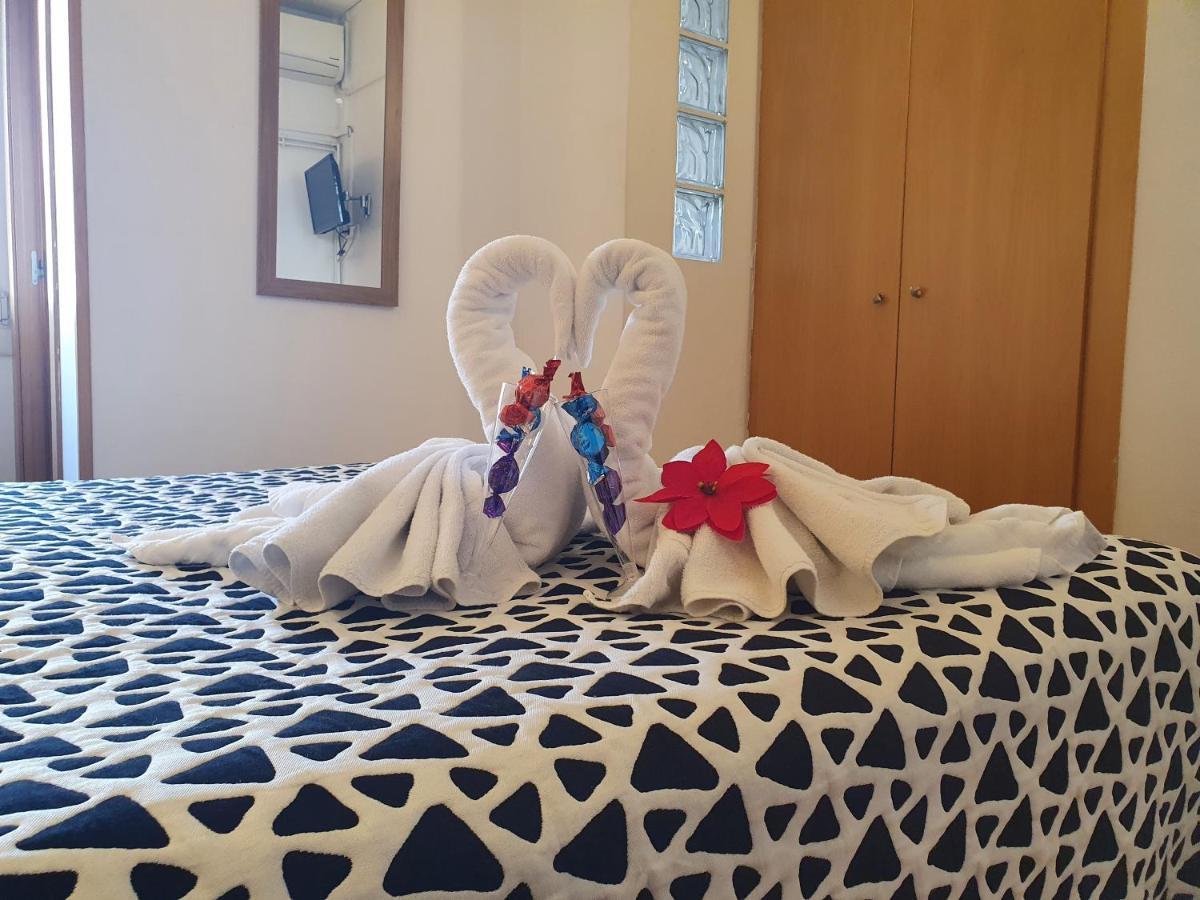 ברצלונה Hostal Rio De Castro מראה חיצוני תמונה