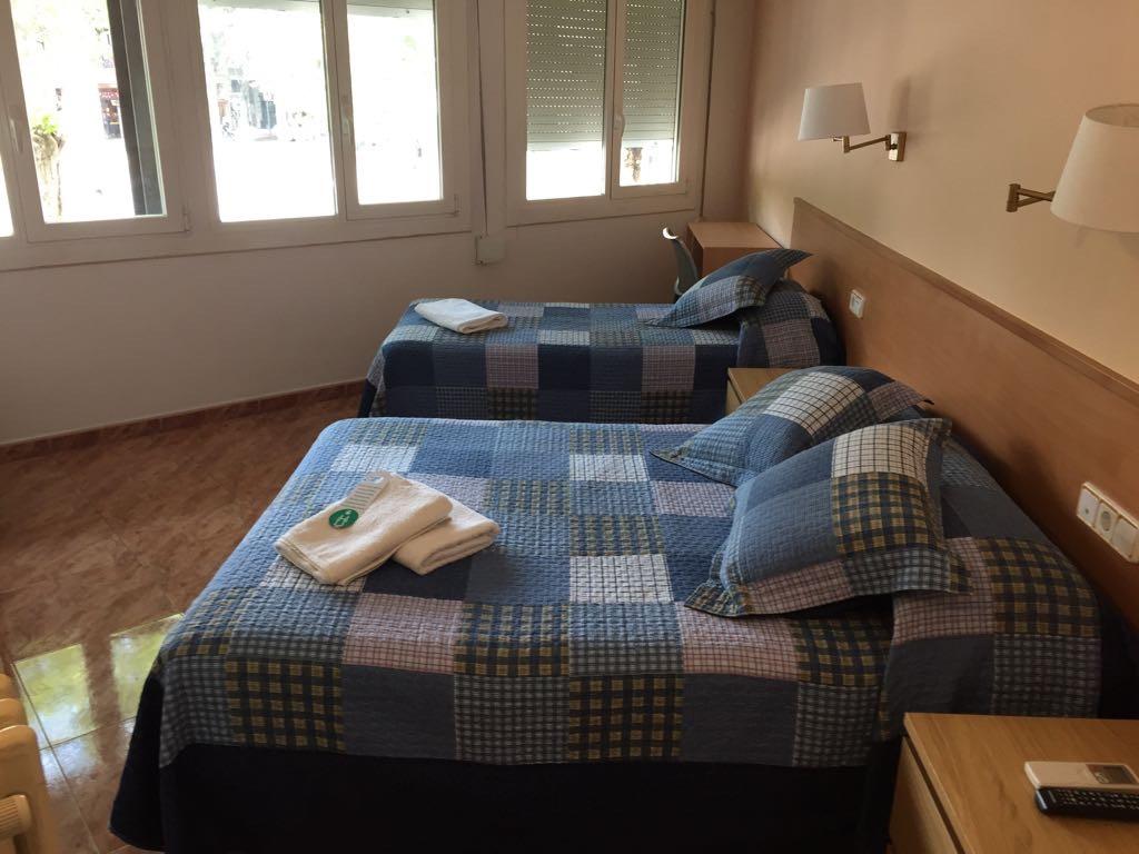 ברצלונה Hostal Rio De Castro מראה חיצוני תמונה