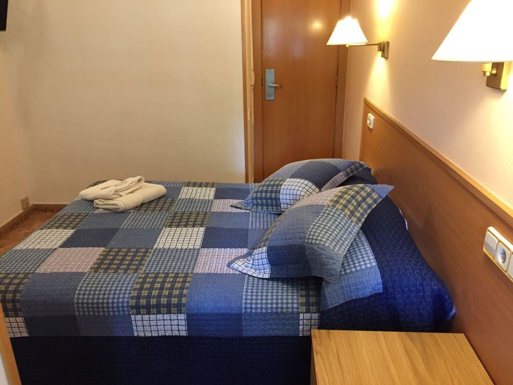 ברצלונה Hostal Rio De Castro מראה חיצוני תמונה