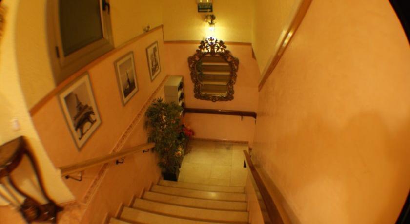 ברצלונה Hostal Rio De Castro מראה חיצוני תמונה