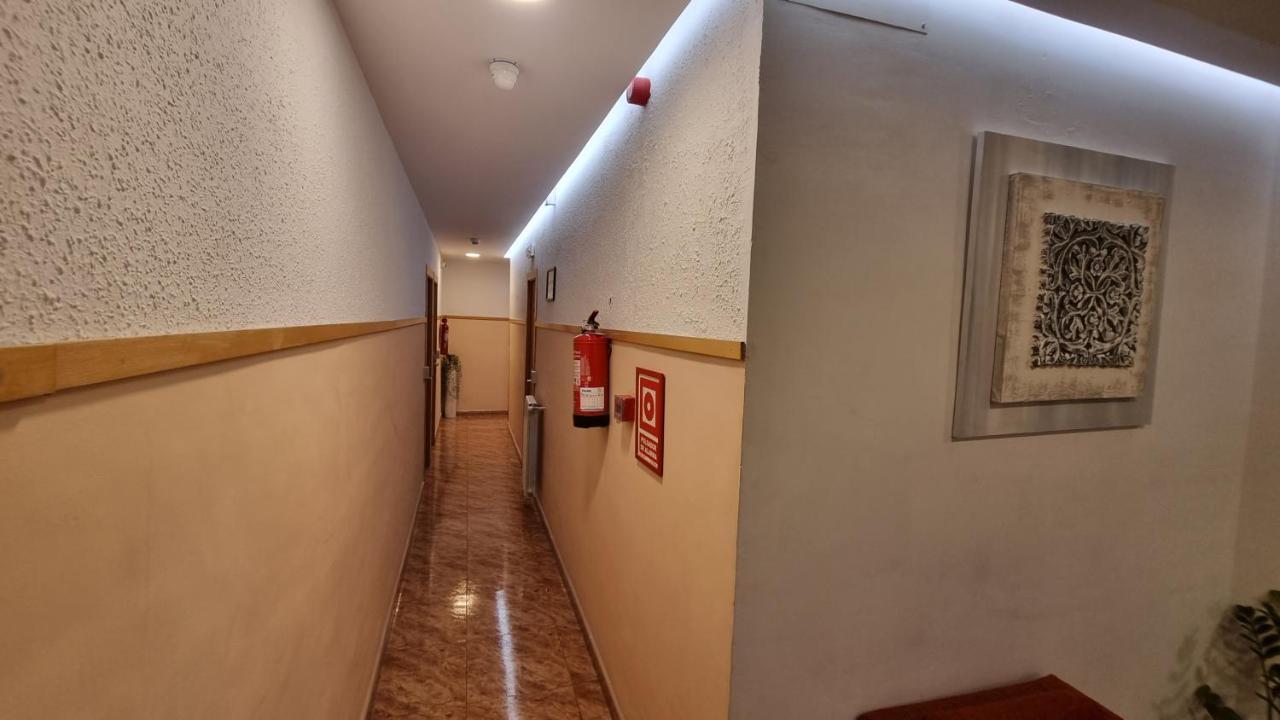ברצלונה Hostal Rio De Castro מראה חיצוני תמונה