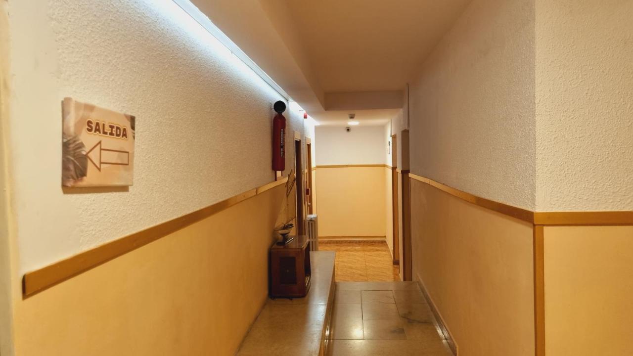 ברצלונה Hostal Rio De Castro מראה חיצוני תמונה