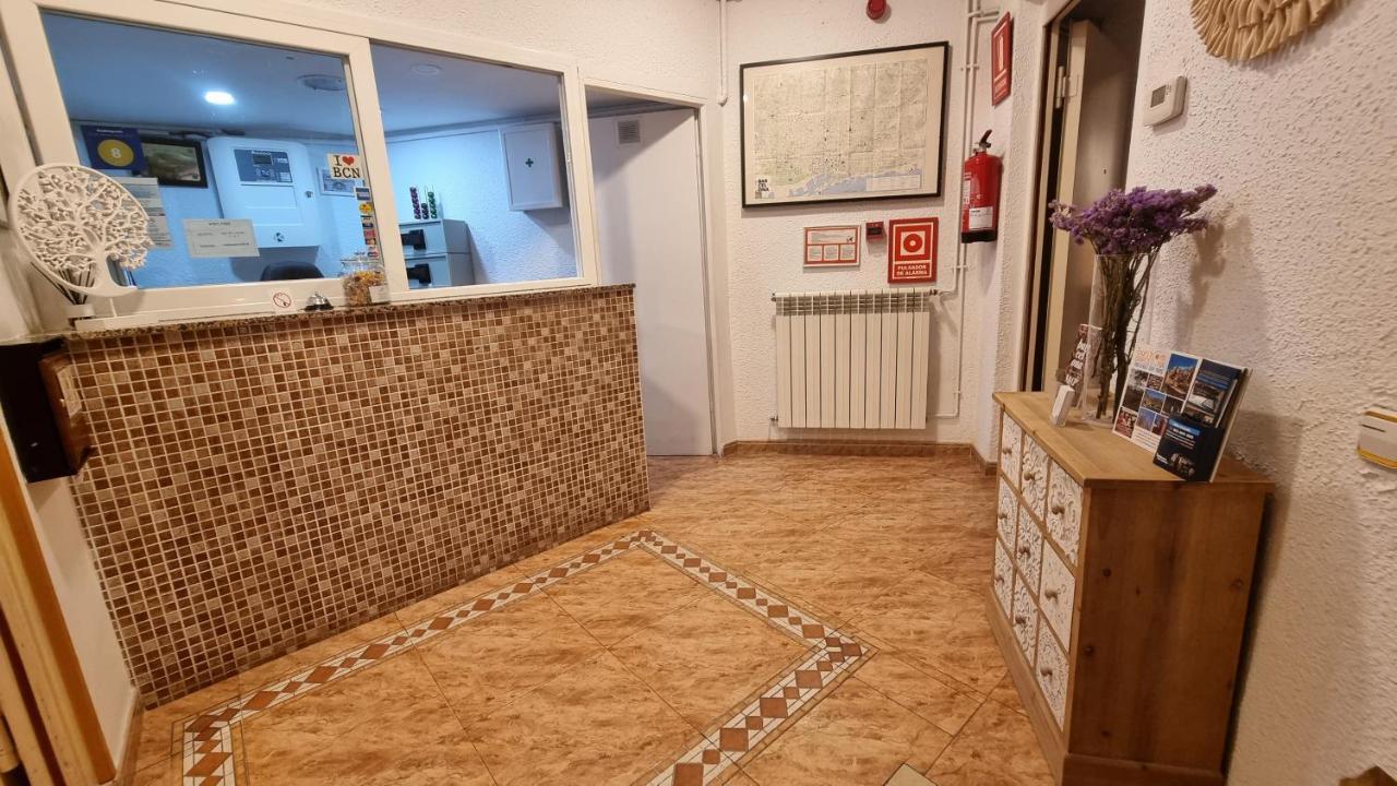 ברצלונה Hostal Rio De Castro מראה חיצוני תמונה