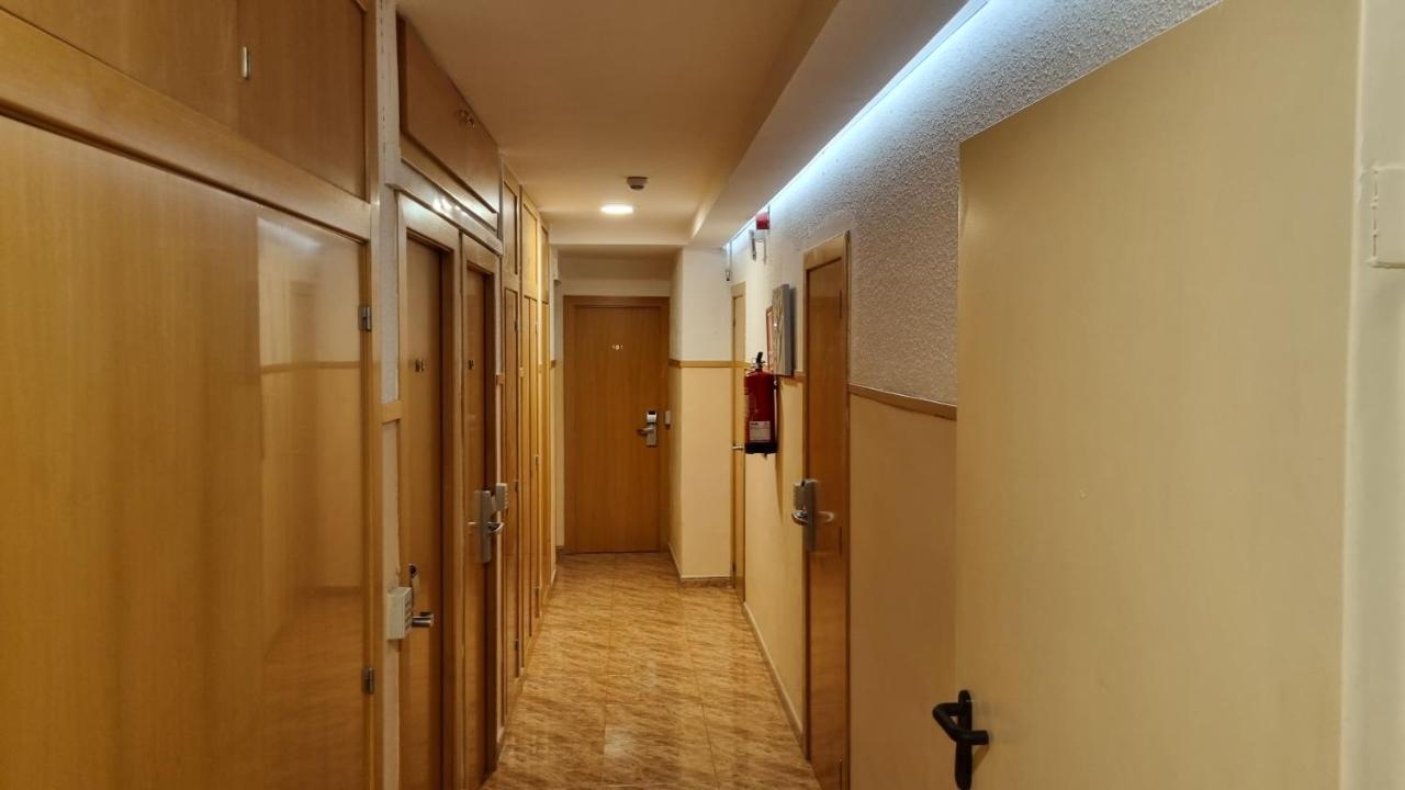 ברצלונה Hostal Rio De Castro מראה חיצוני תמונה