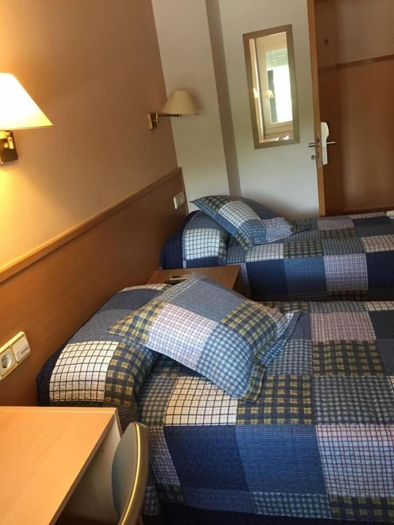 ברצלונה Hostal Rio De Castro מראה חיצוני תמונה