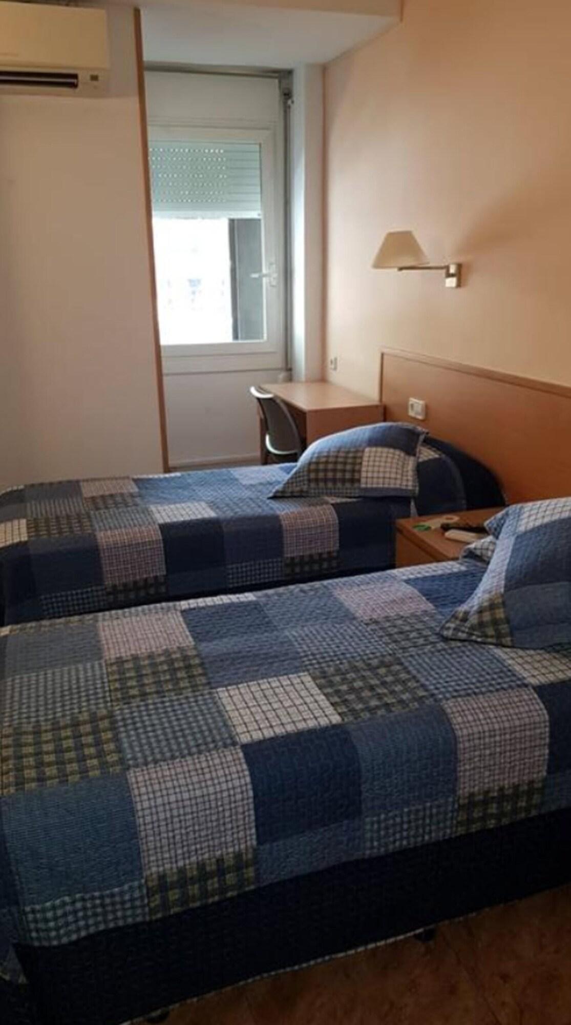 ברצלונה Hostal Rio De Castro מראה חיצוני תמונה
