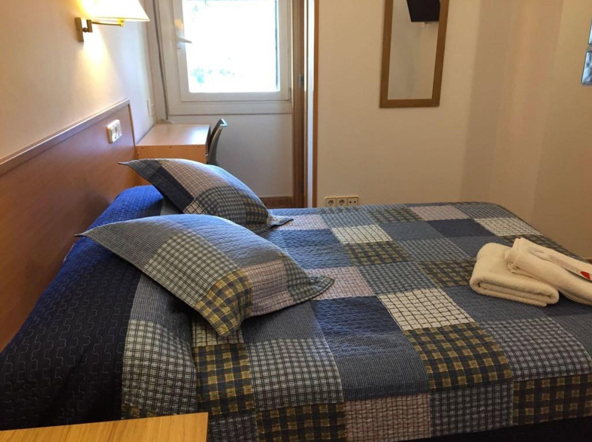 ברצלונה Hostal Rio De Castro מראה חיצוני תמונה