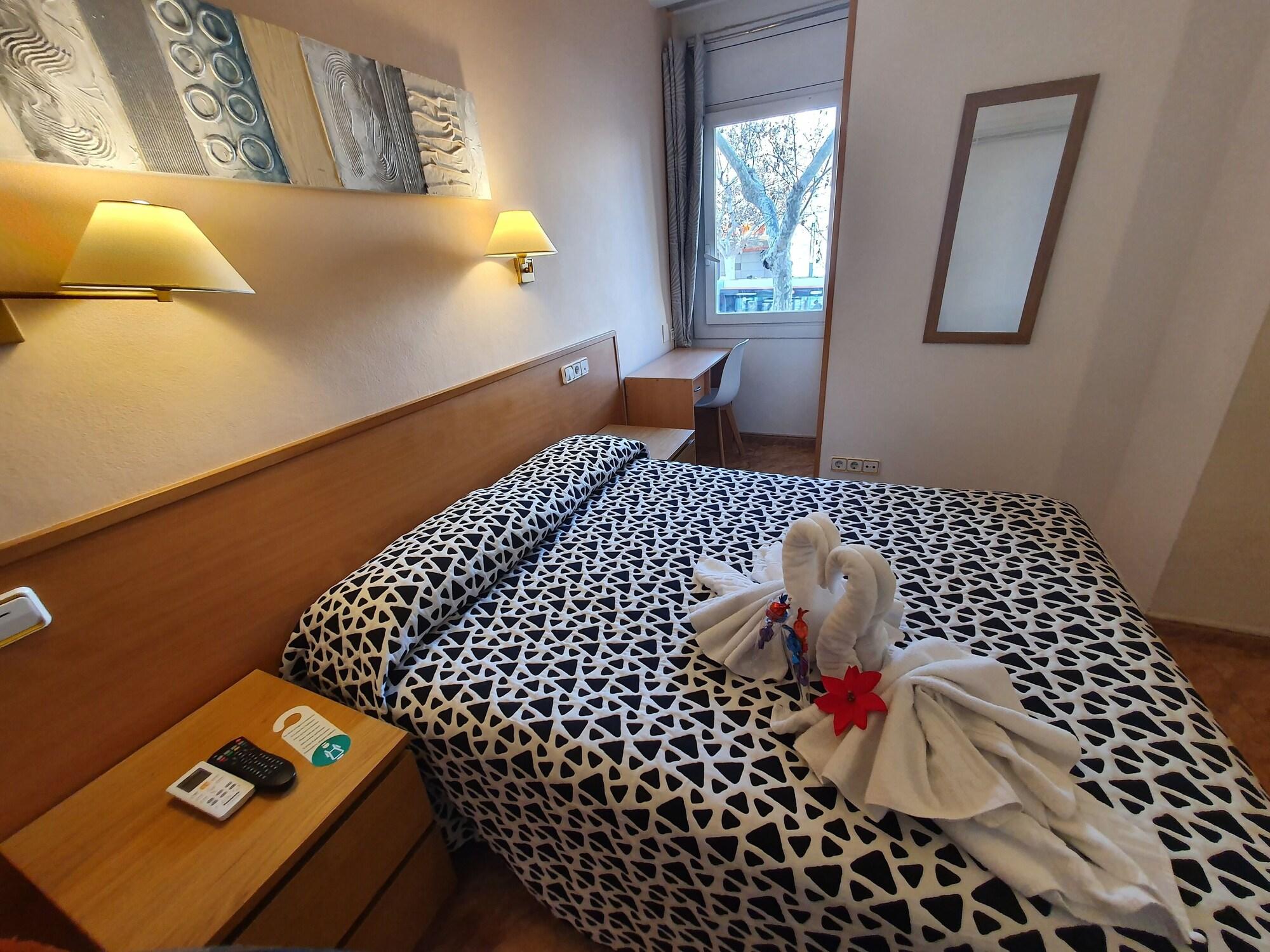 ברצלונה Hostal Rio De Castro מראה חיצוני תמונה