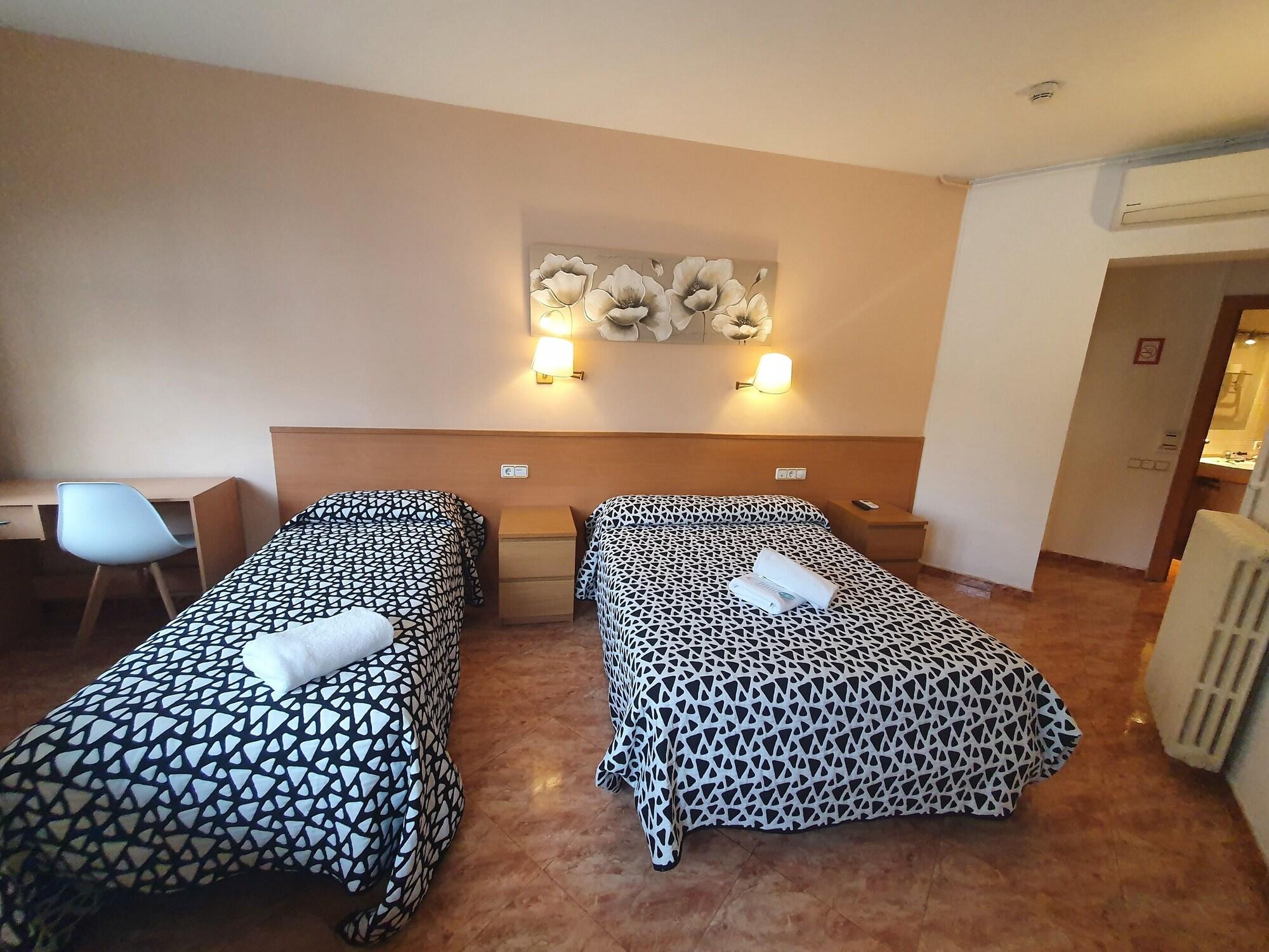 ברצלונה Hostal Rio De Castro מראה חיצוני תמונה