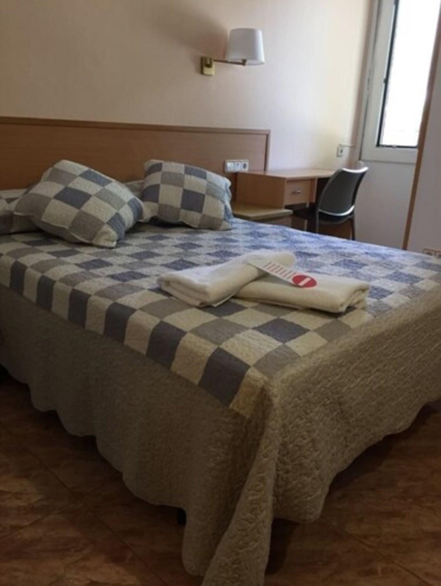 ברצלונה Hostal Rio De Castro מראה חיצוני תמונה