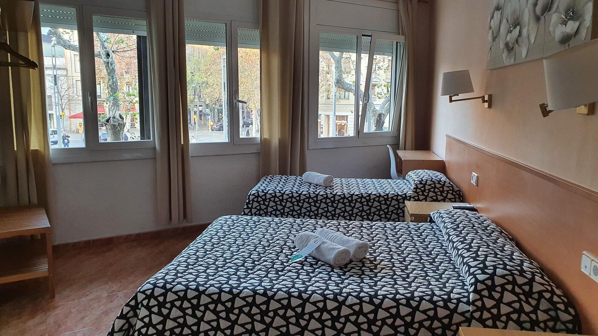 ברצלונה Hostal Rio De Castro מראה חיצוני תמונה