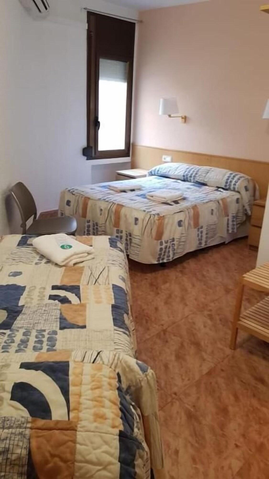 ברצלונה Hostal Rio De Castro מראה חיצוני תמונה
