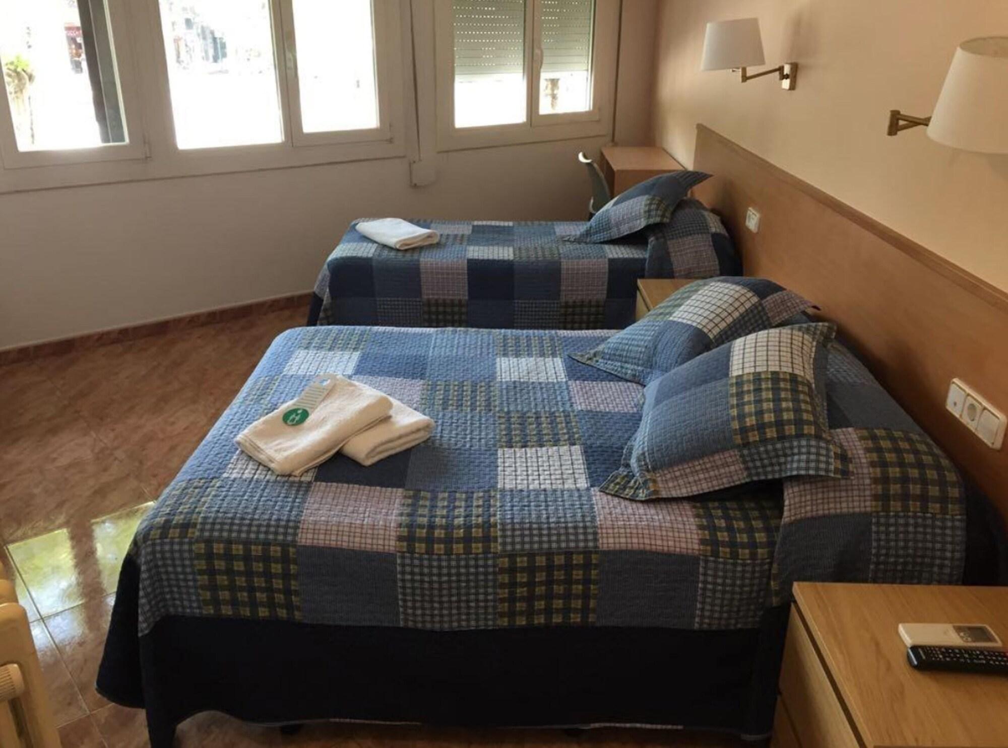 ברצלונה Hostal Rio De Castro מראה חיצוני תמונה