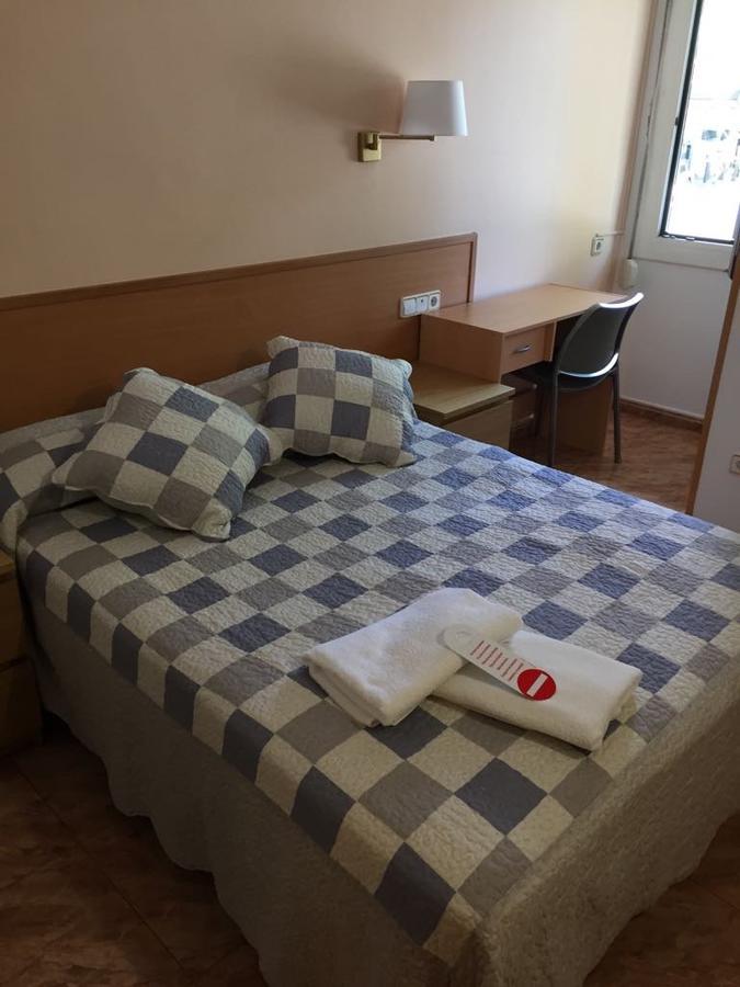 ברצלונה Hostal Rio De Castro מראה חיצוני תמונה